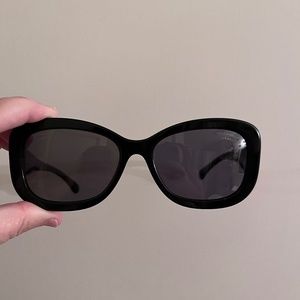 Chanel 5468-B-A Sunglasses with case